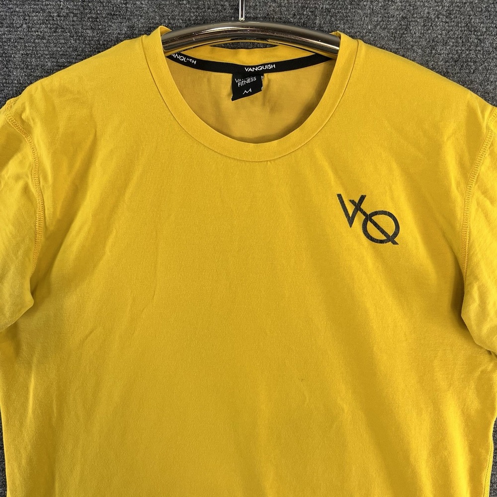 Vanquish Fitness Mens VQ Logo T-Shirt Yellow Curved Drop Hem Athletic Size M